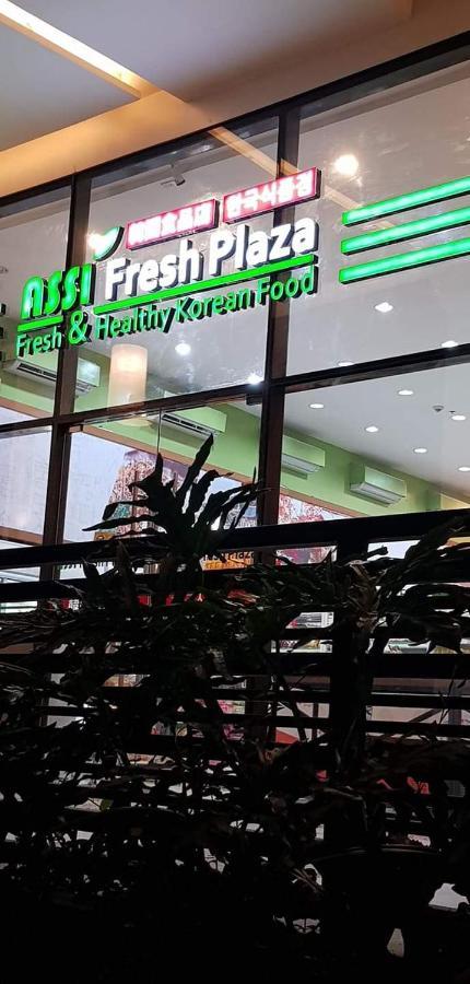 Cozyvilla At 81 Newport Blvd Walk To Naia T3 Marriott & Resorts World Casino & Newport Mall For 5 Pax Free Parking!!!! パサイ エクステリア 写真