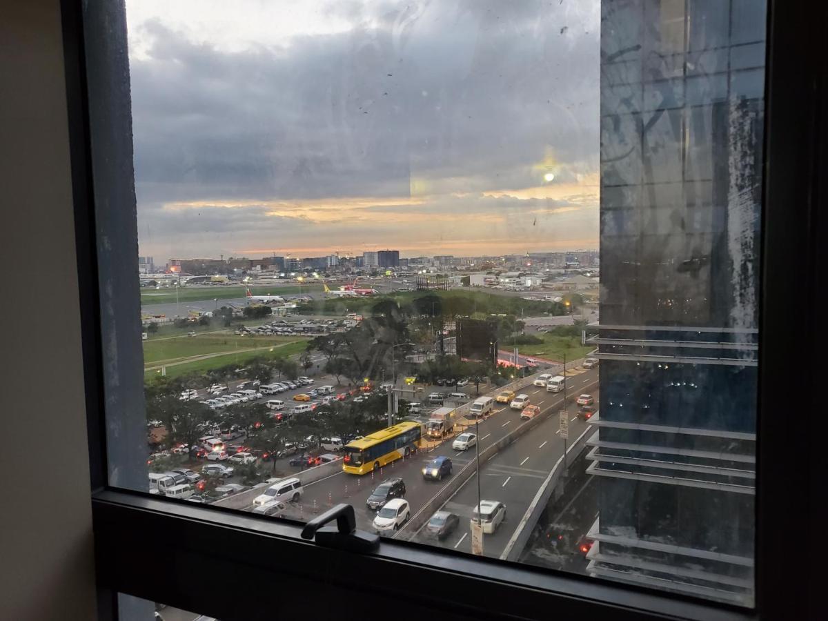 Cozyvilla At 81 Newport Blvd Walk To Naia T3 Marriott & Resorts World Casino & Newport Mall For 5 Pax Free Parking!!!! パサイ エクステリア 写真